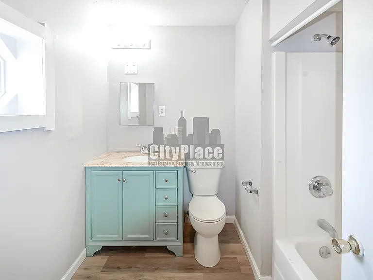 2633 S Randolph St #B — Photo 15