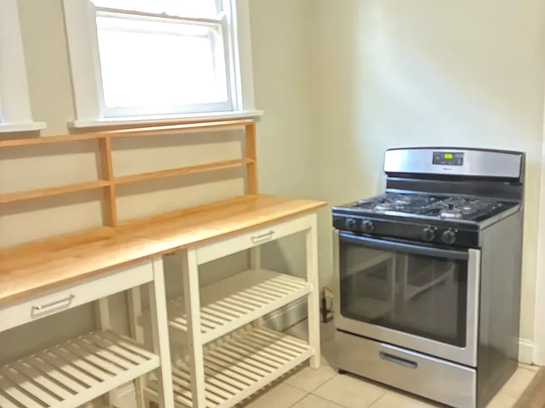 511 Forest Ave #1 — Photo 4