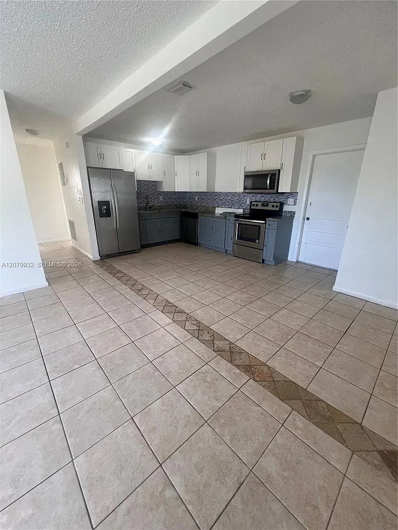 828 SW 3rd Street 828, Florida City, FL 33034 - 4606 — Photo 2