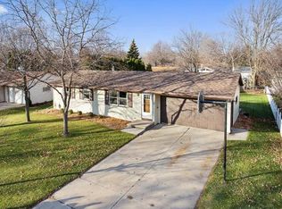 2589 Van Beek Rd, Green Bay, WI 54311
