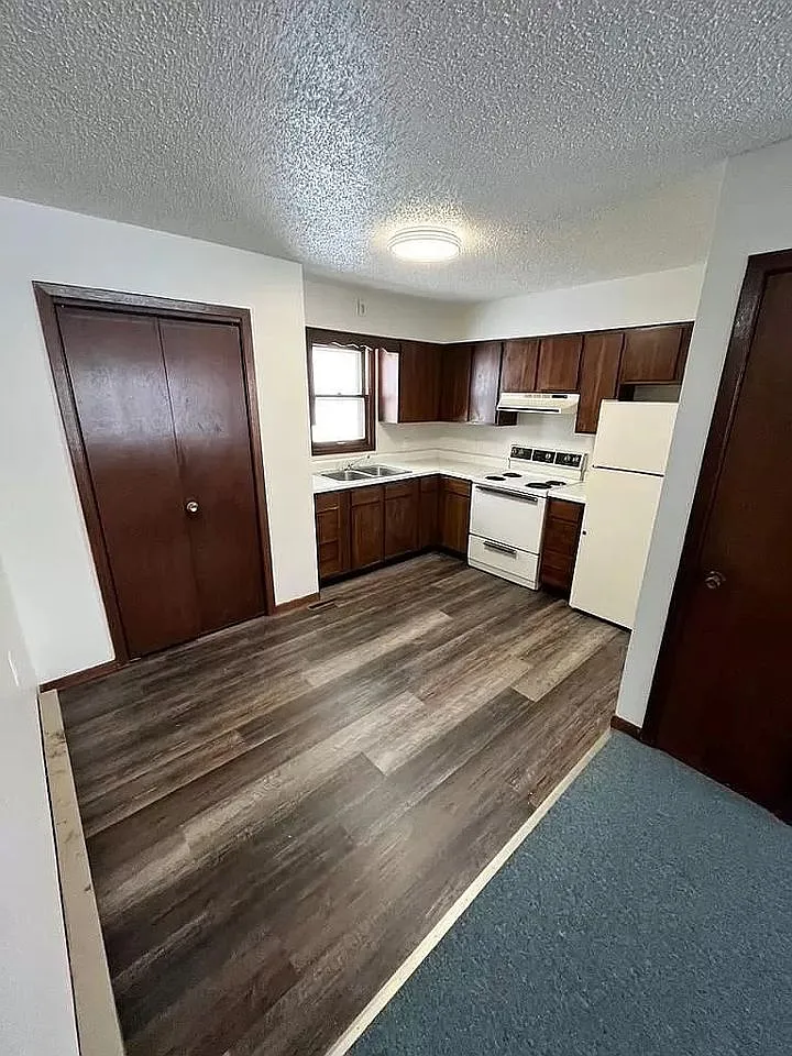 1 bed, 550 sqft, $395 — Photo 2