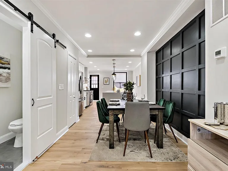 1013 S Baylis St — Photo 12