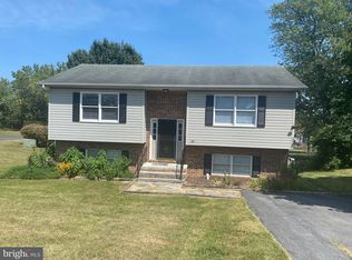 101 Meadowlark Ct, Winchester, VA 22602