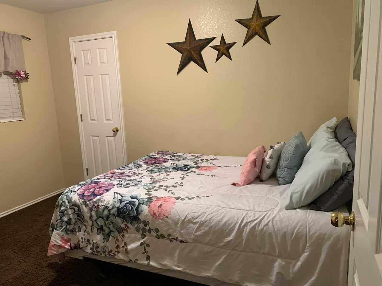 4 bed, 1326 sqft, $2,000 — Photo 3