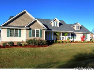 101 Osprey Ct, Newport, NC 28570