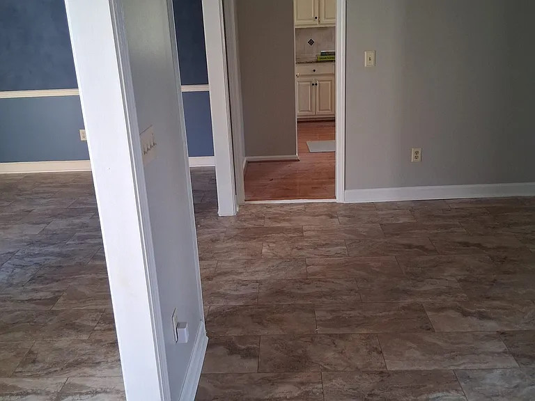 612 Redbud Ln — Photo 32