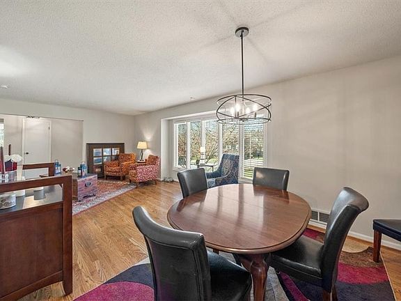 5th image of 10119 Oakridge Dr