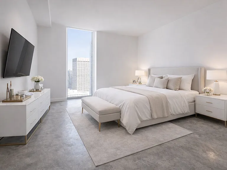 151 SE 1st St #Penthouse 02 — Photo 3