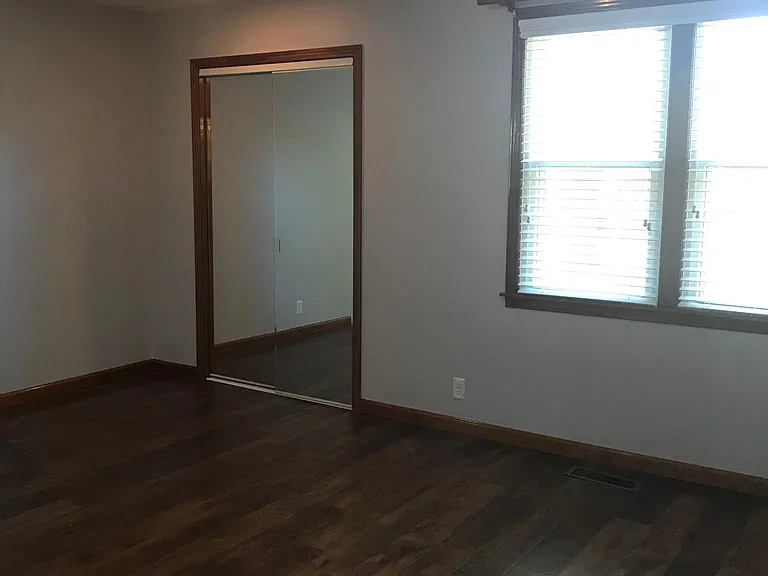 506 Hillwood Dr — Photo 8