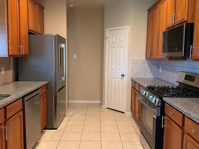 9906 Bronze Mill Ln — Photo 3