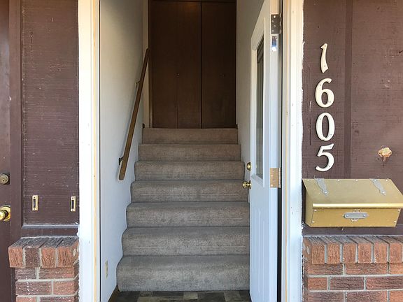 2nd image of 1605 Meadowlane Ave