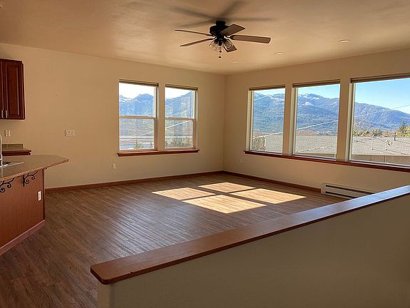 3rd image of 1120 Rosemary Loop