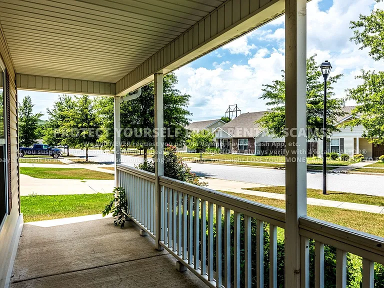 4334 W Pecan St — Photo 2