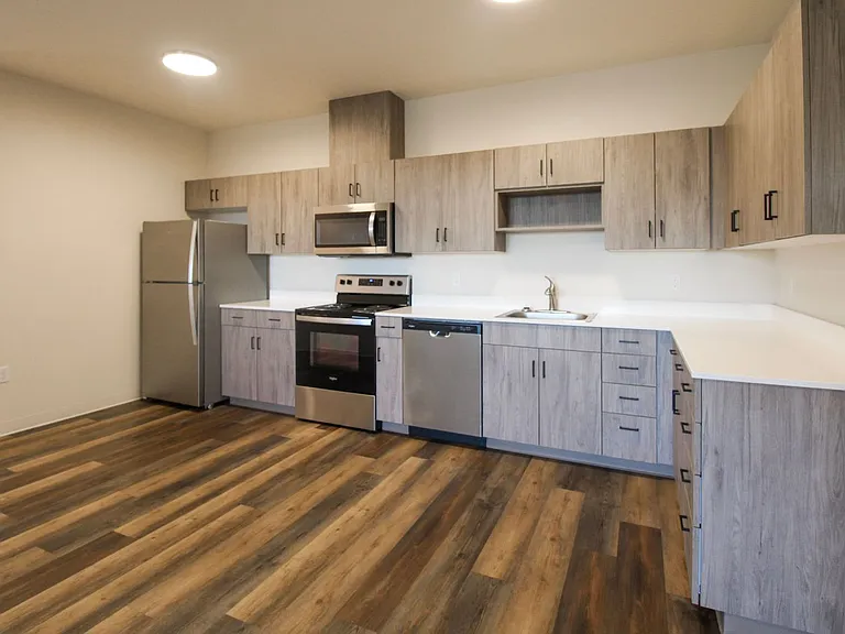 Creek's Edge Apartments — Photo 45