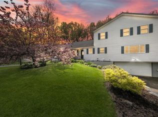 1043 Fox Meadow Ct, Yorktown Heights, NY 10598