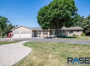 25451 407th Ave, Mitchell, SD 57301