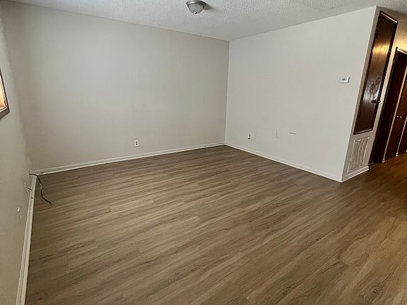 2nd image of 218 Victoria Dr #6A