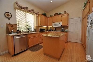 2nd image of 1435 Geyser Ct