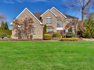 245 Thoroughbred Dr, Freehold, NJ 07728