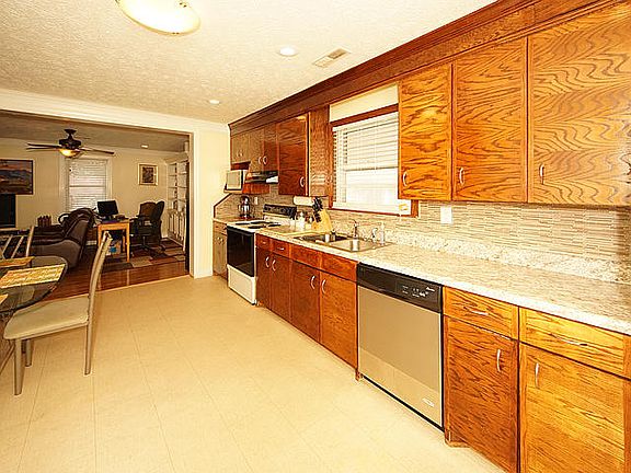 5th image of 7008 Midland Dr