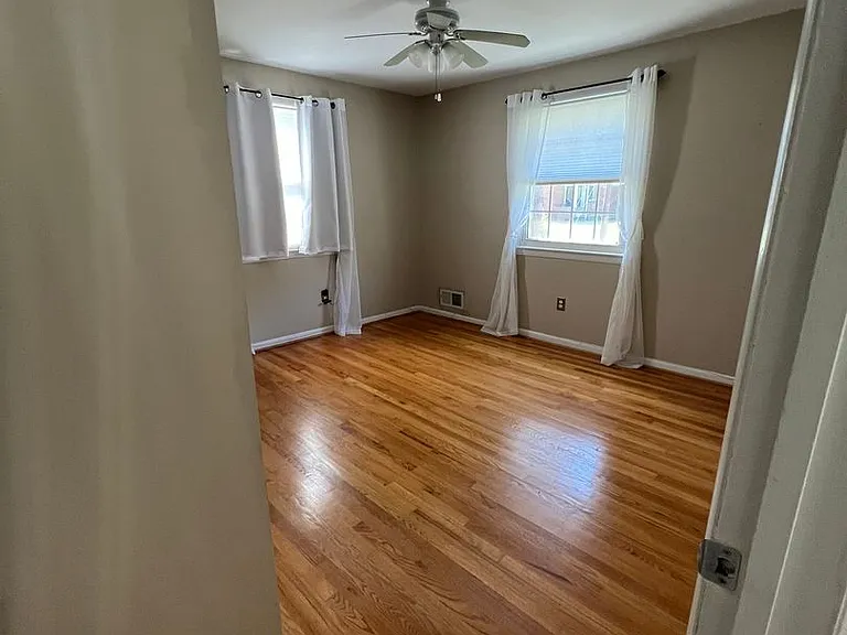 8407 W Boulevard Dr — Photo 15