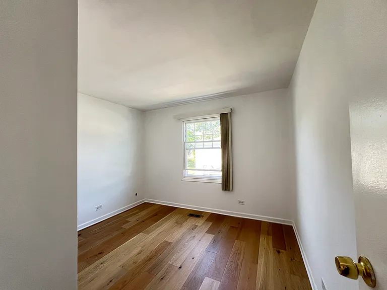 358 E Farmingdale Cir — Photo 13