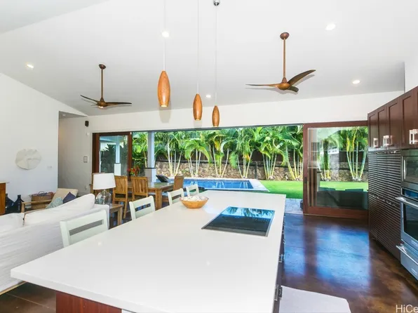 154 Mokumanu Dr, Kailua, HI 96734