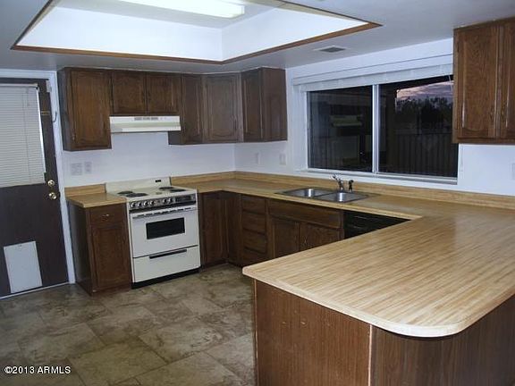 5th image of 832 S 34th St