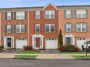 10 Abby Rd, Farmingdale, NJ 07727