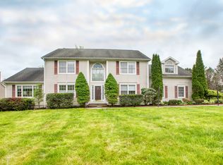 9 Mayflower Ln, Shelton, CT 06484