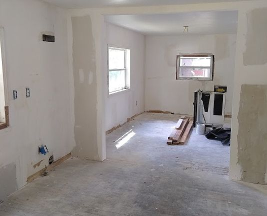 4th image of 517 White Ave SE