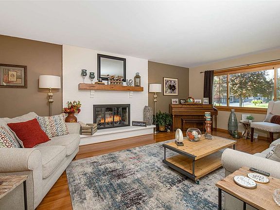 4th image of 5780 Clarendon Dr