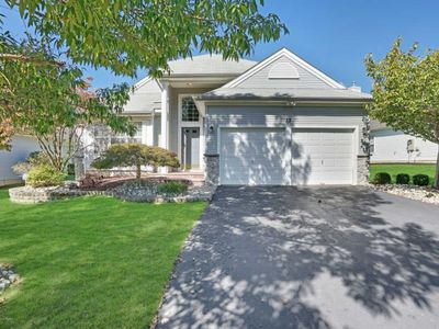 33 Narrowbrook Ct, Manalapan, NJ, 07726