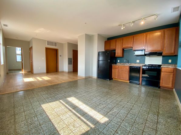 110 E 18th St APT 131