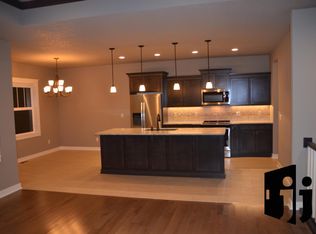 5807 Quarry Dr, Ames, IA 50010