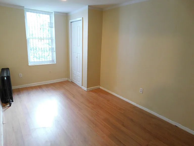 5341 Hadfield St — Photo 10