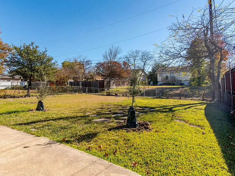 830 E Linda Dr — Photo 24