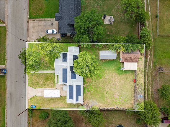 5th image of 1006 N Live Oak St