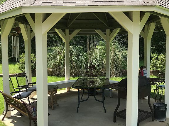 3rd image of 113 Summerwood Dr