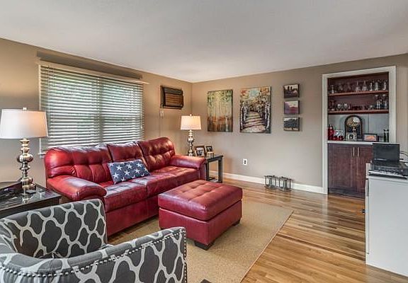 3rd image of 19 Hermon Ave