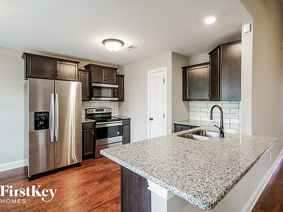 4th image of 2338 Danbury Dr