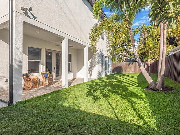 2nd image of 3824 W SANTIAGO STREET