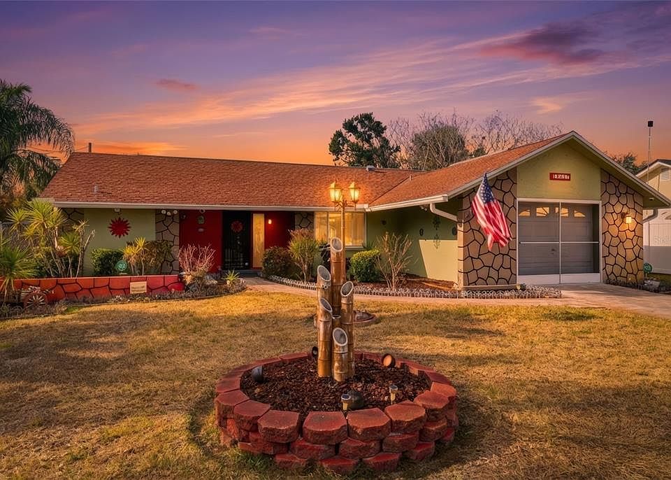 1st image of 15847 Adobe Dr