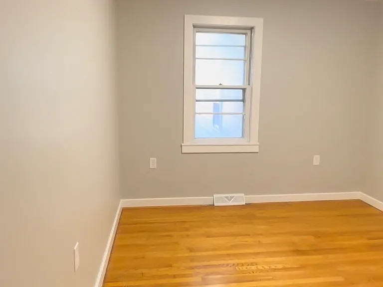 220 Chestnut St — Photo 2