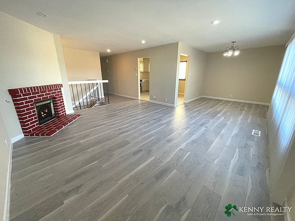 3rd image of 127 Lycett Cir