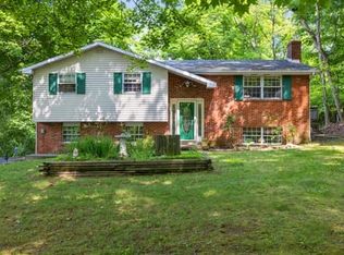 1200 Alamae Lakes Rd, Washington, PA 15301