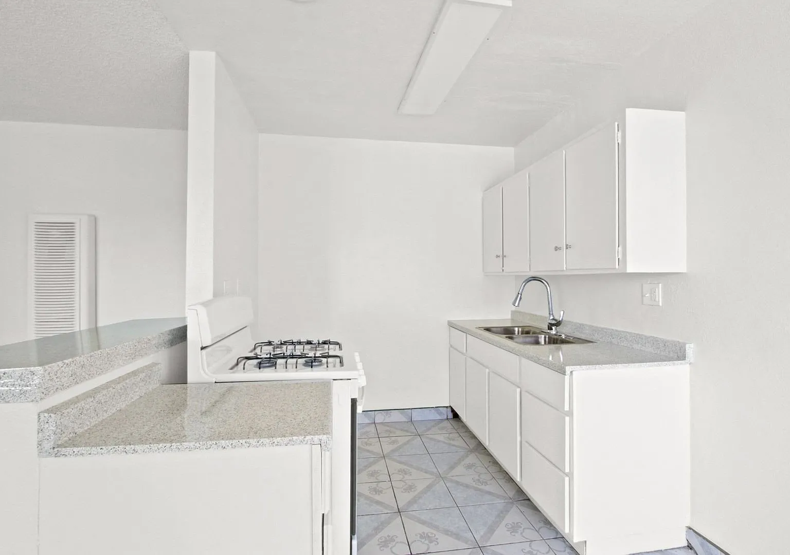 Westminster Apartments — Photo 2