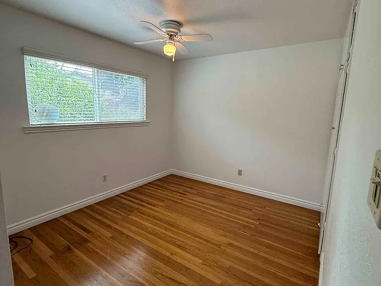 153 Waterglen Cir — Photo 21