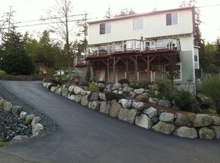 5069 Evergreen St, Oak Harbor, WA 98277