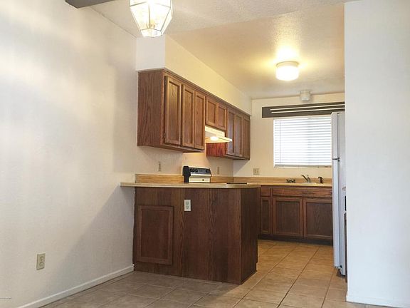 4th image of 3319 E Water St #A